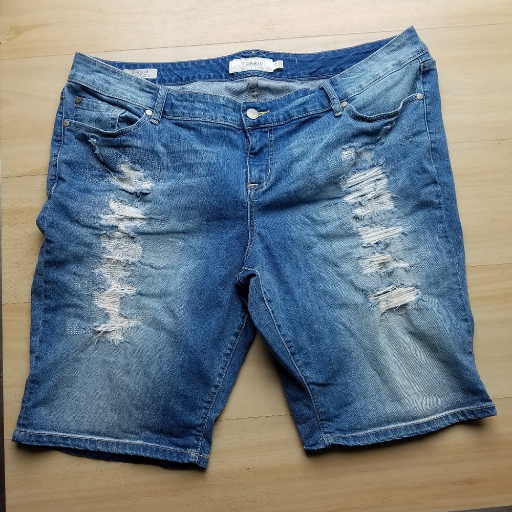 Torrid Boyfriend Bermuda Shorts 22